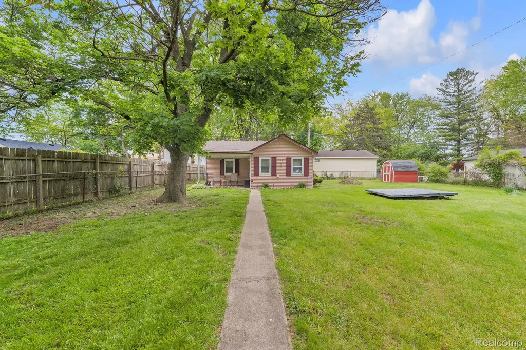 11063 Jackson Street Taylor City MI 48180