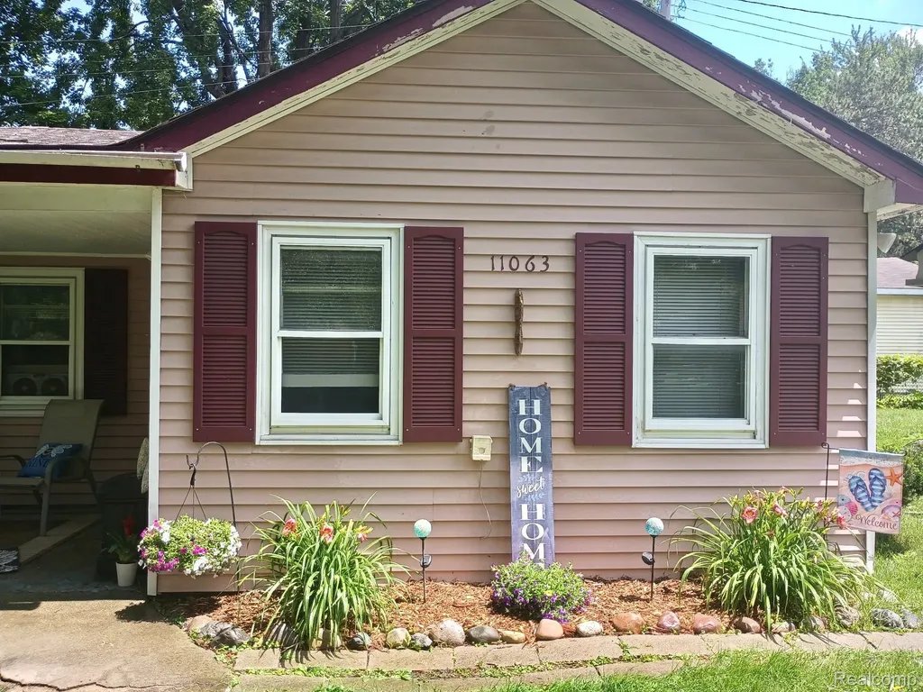 11063 Jackson Street Taylor City MI 48180