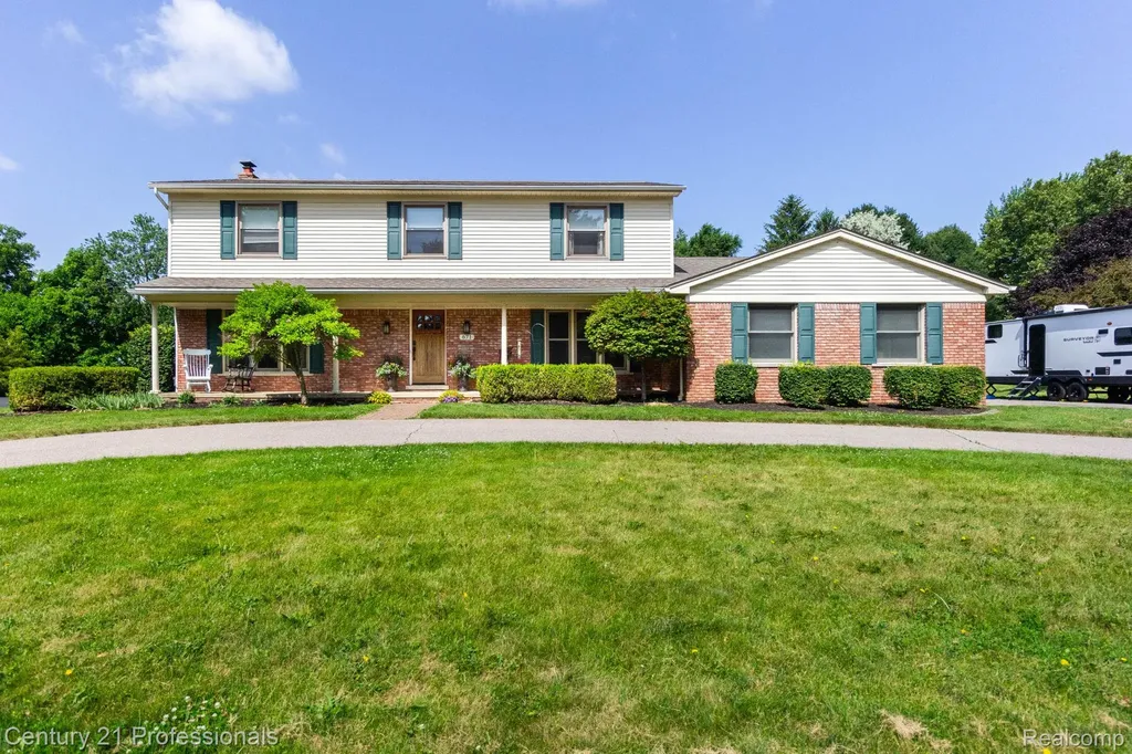 671 Bridgestone Drive Rochester Hills City MI 48309