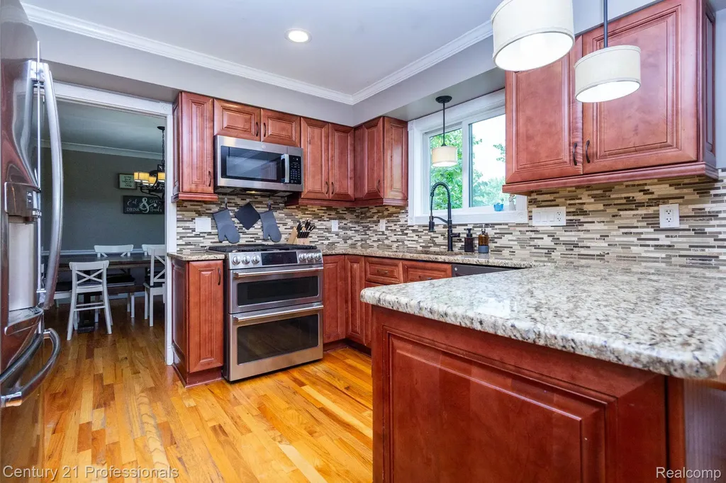 671 Bridgestone Drive Rochester Hills City MI 48309