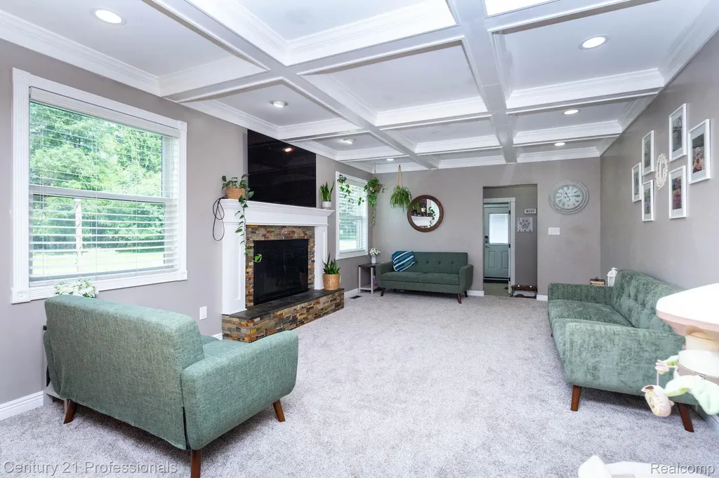 671 Bridgestone Drive Rochester Hills City MI 48309