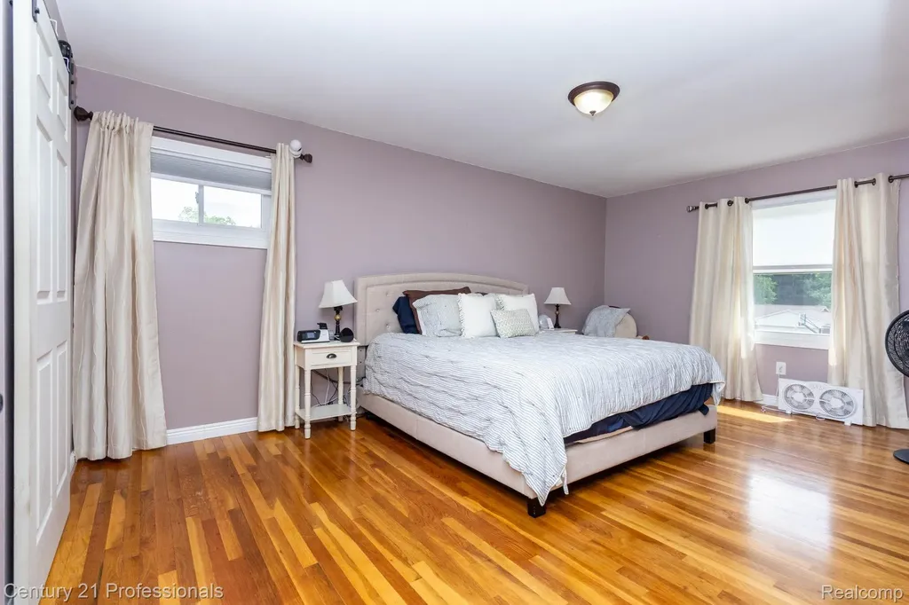 671 Bridgestone Drive Rochester Hills City MI 48309
