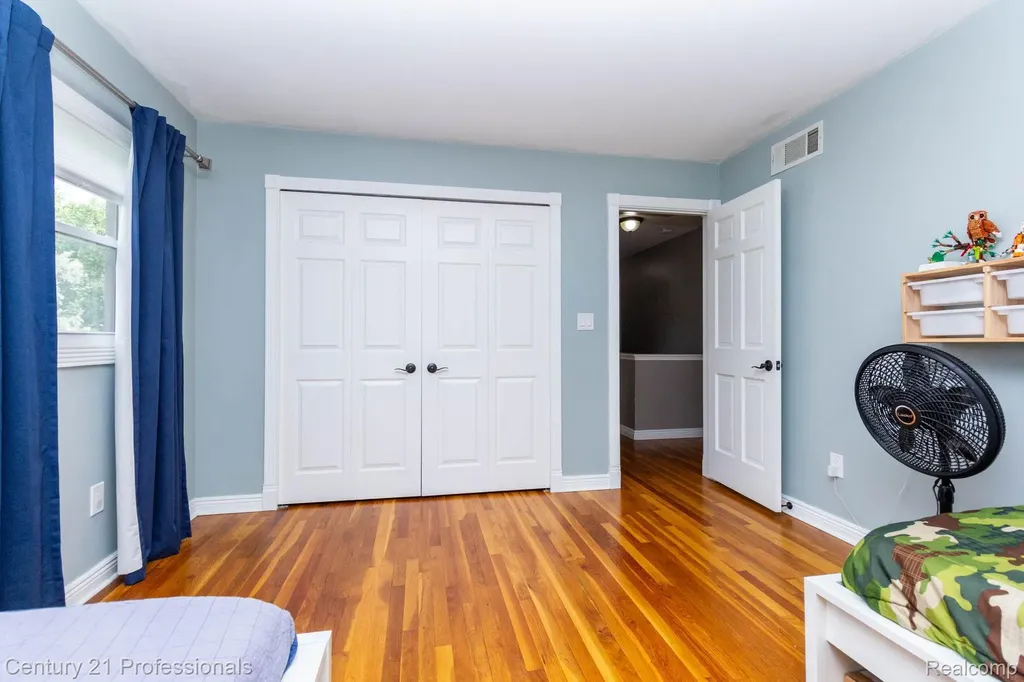 671 Bridgestone Drive Rochester Hills City MI 48309