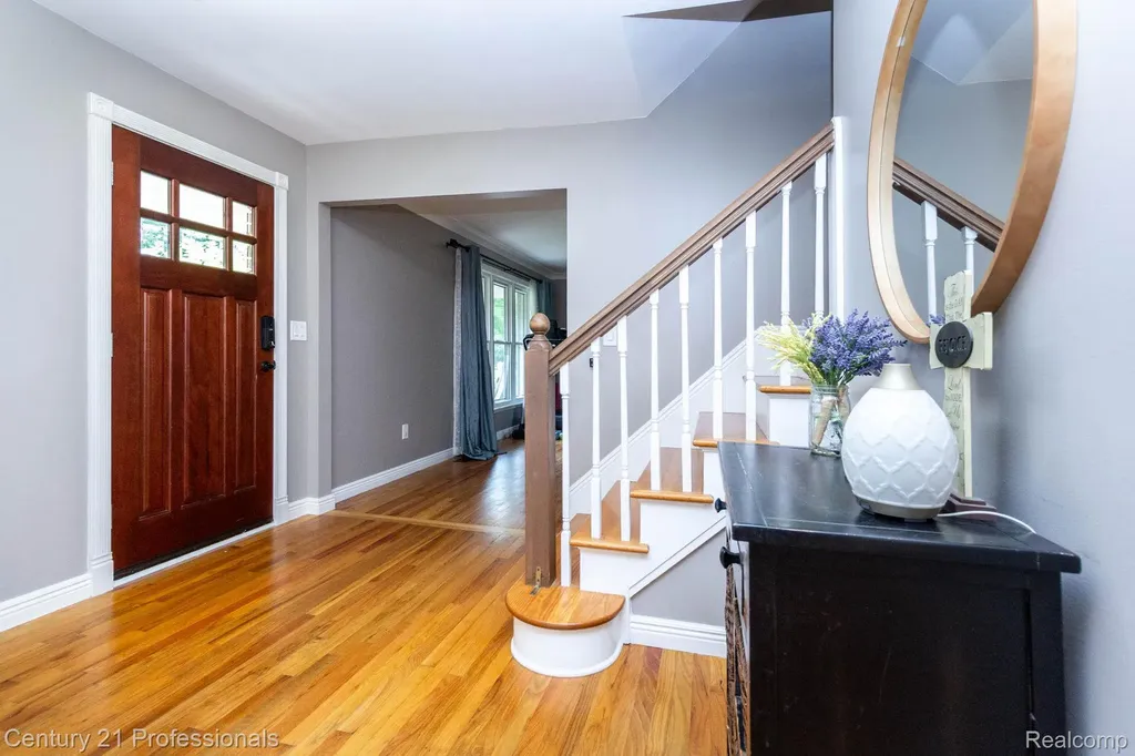 671 Bridgestone Drive Rochester Hills City MI 48309