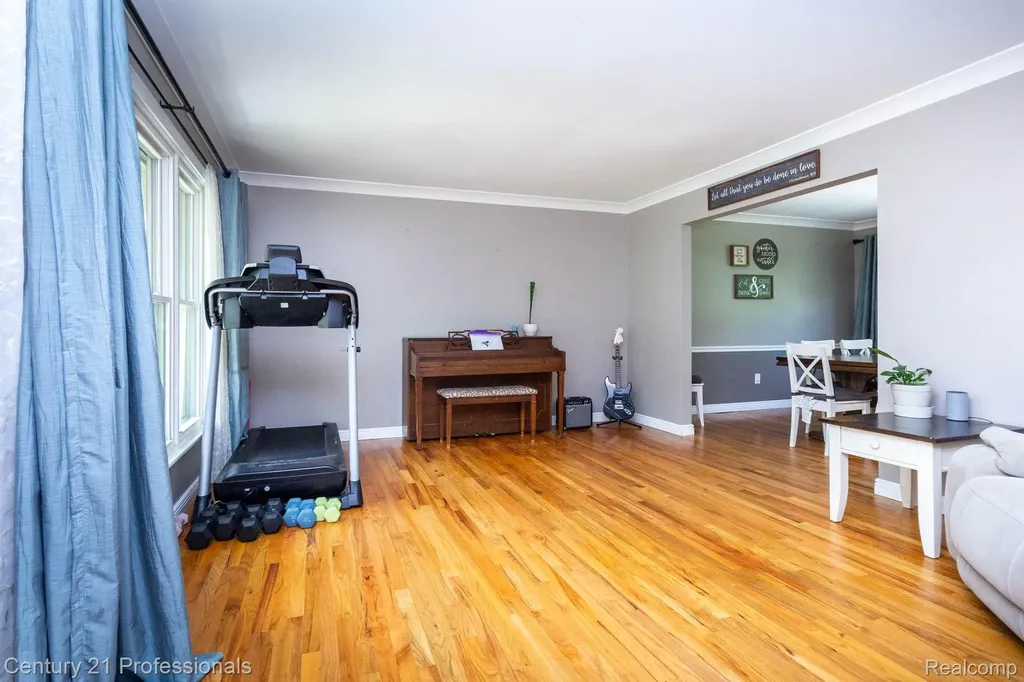 671 Bridgestone Drive Rochester Hills City MI 48309