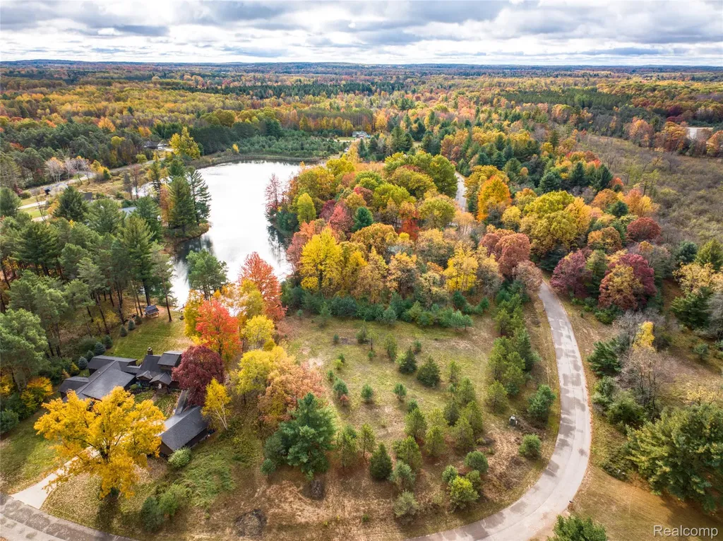 6310 Kilkenny Drive Morton Township MI 49346