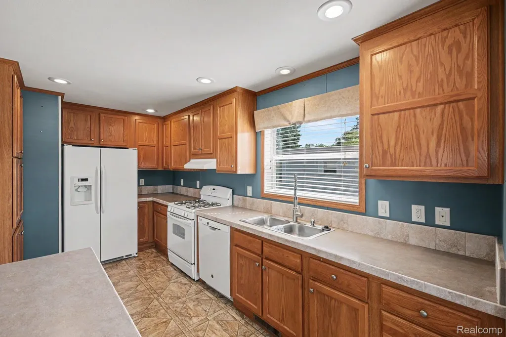 2700 Shimmons Road Auburn Hills City MI 48326