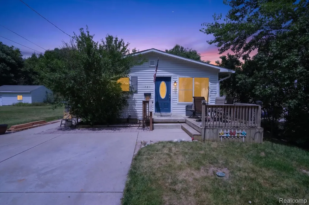 721 Jerome Avenue Owosso City MI 48867