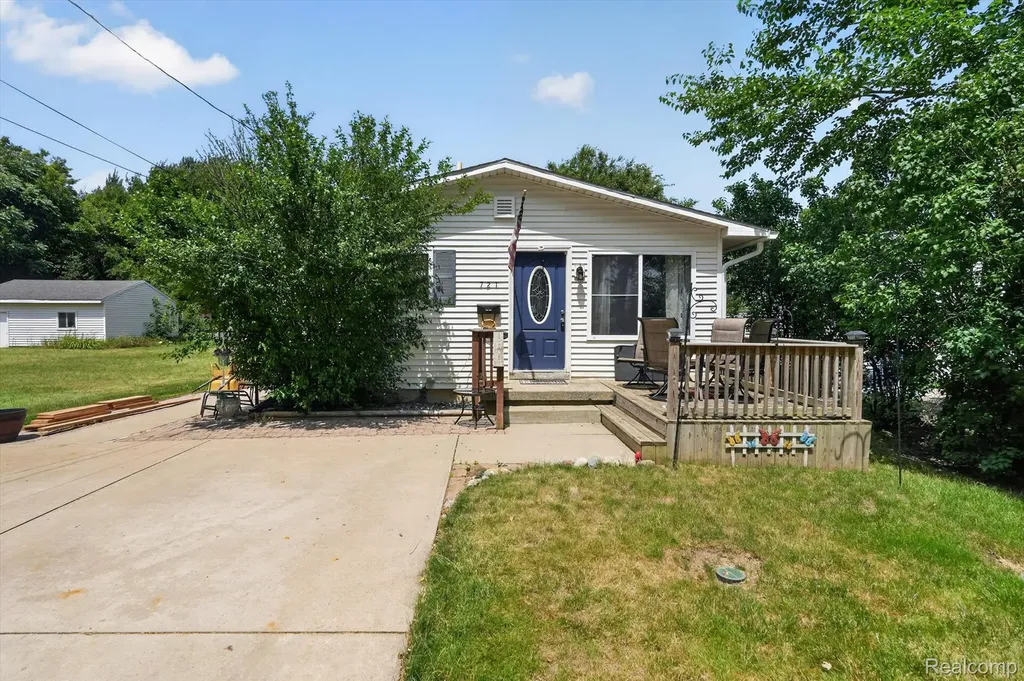 721 Jerome Avenue Owosso City MI 48867