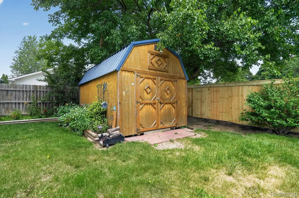 721 Jerome Avenue Owosso City MI 48867