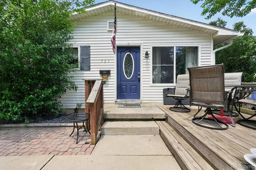 721 Jerome Avenue Owosso City MI 48867