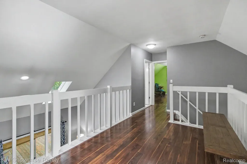 1670 Post Avenue West Bloomfield Charter Township MI 48324