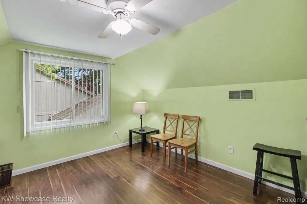 1670 Post Avenue West Bloomfield Charter Township MI 48324