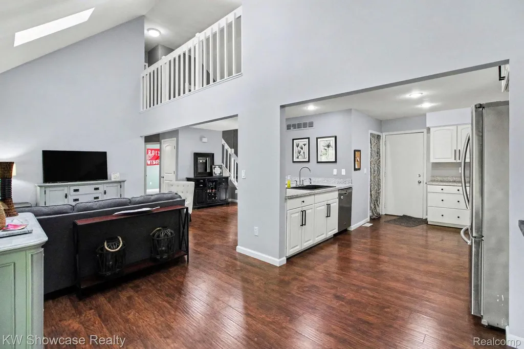 1670 Post Avenue West Bloomfield Charter Township MI 48324