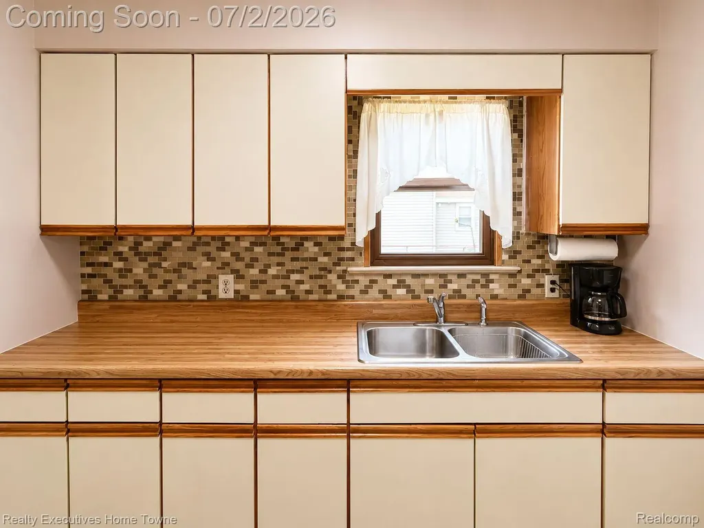 6621 Bunker Road Burtchville Township MI 48059