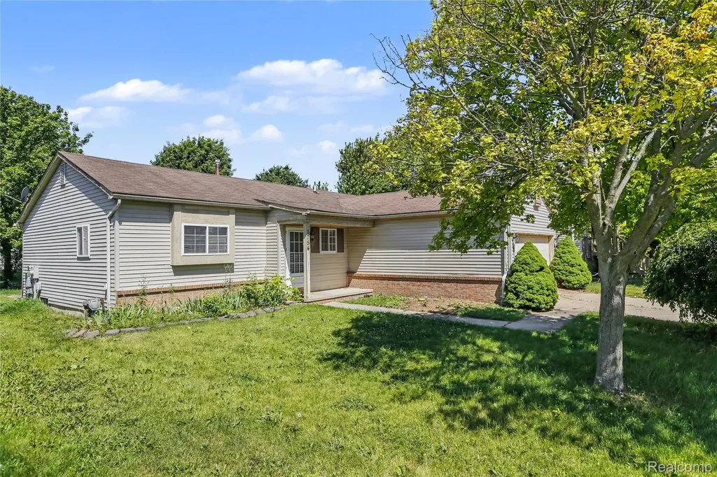 1754 Tulip Lane Westland City MI 48186