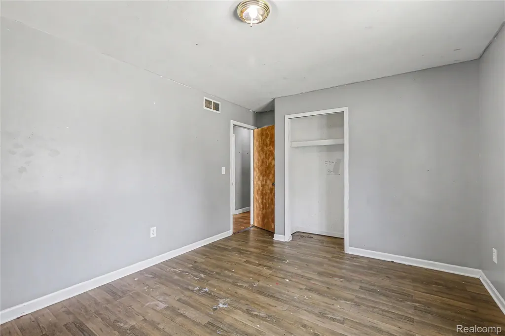 1754 Tulip Lane Westland City MI 48186