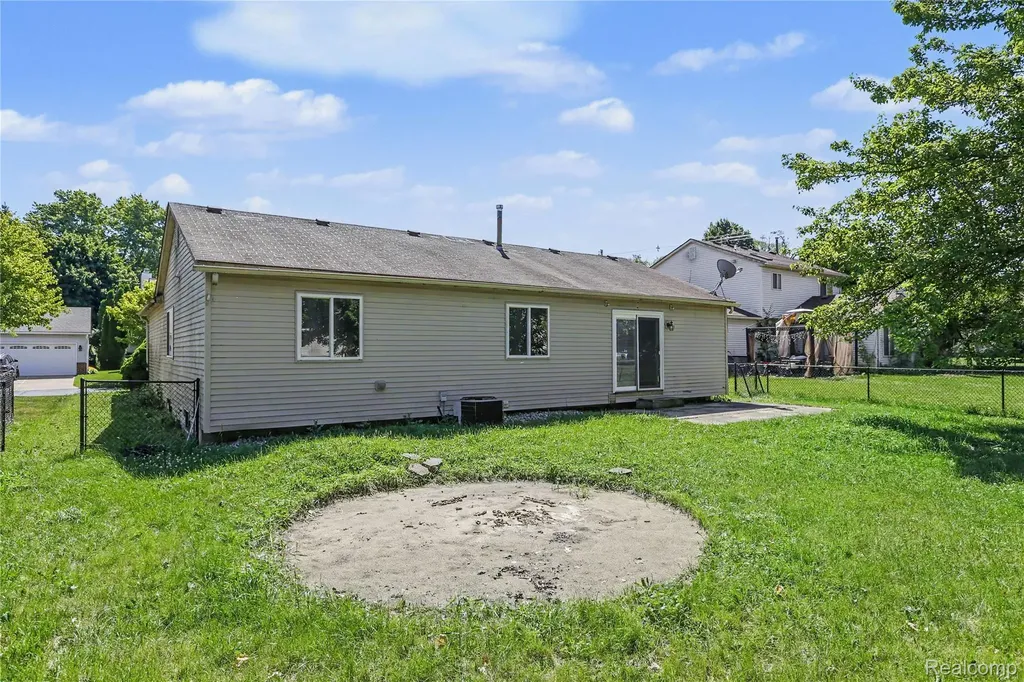 1754 Tulip Lane Westland City MI 48186