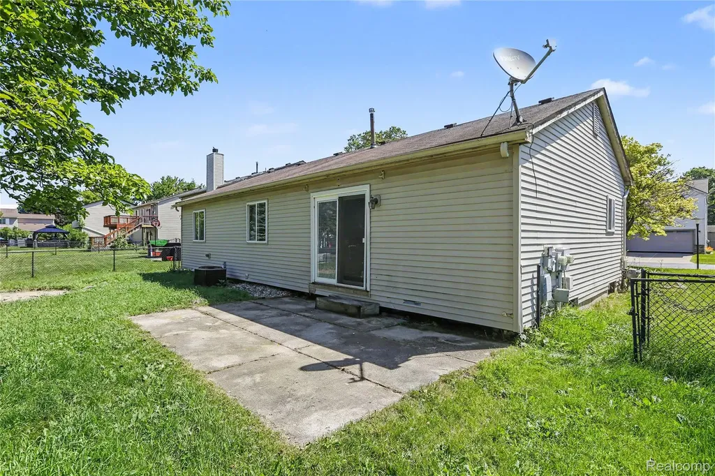 1754 Tulip Lane Westland City MI 48186