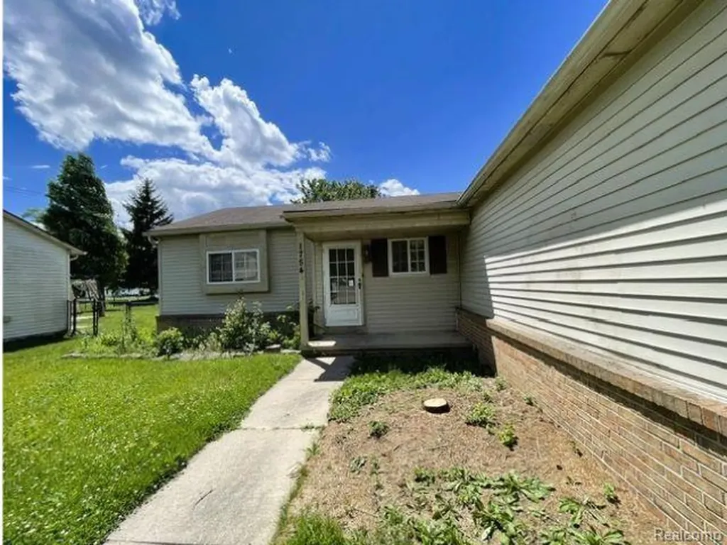 1754 Tulip Lane Westland City MI 48186