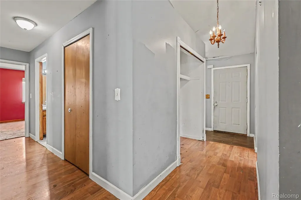 1754 Tulip Lane Westland City MI 48186