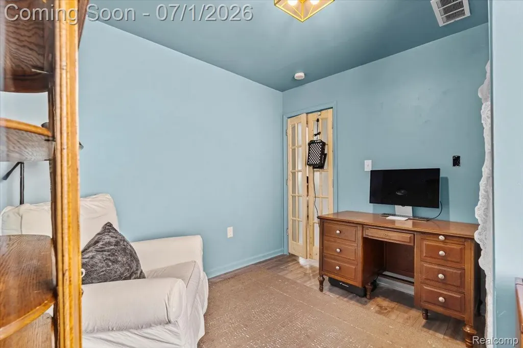 136 Mapledale Avenue Hazel Park City MI 48030