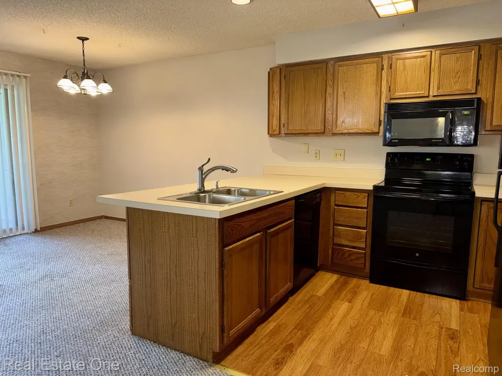 5096 Harbor Oak Drive Waterford Charter Township MI 48329