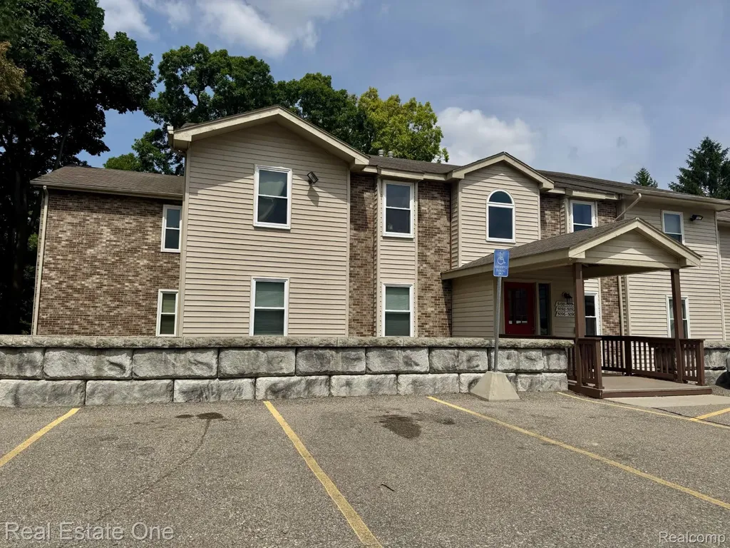 5096 Harbor Oak Drive Waterford Charter Township MI 48329