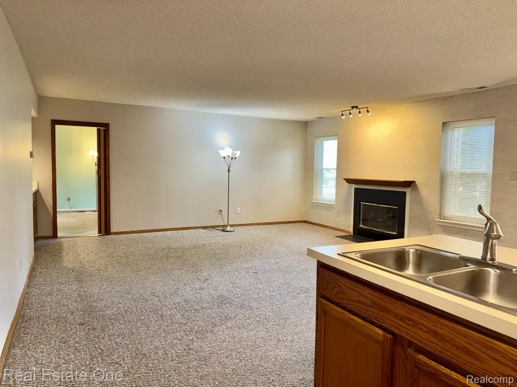 5096 Harbor Oak Drive Waterford Charter Township MI 48329