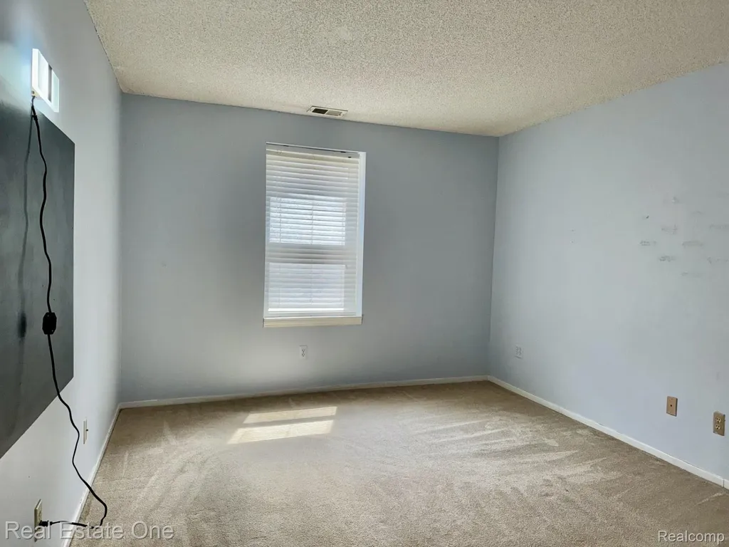 5096 Harbor Oak Drive Waterford Charter Township MI 48329