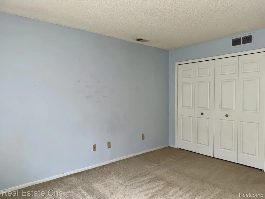 5096 Harbor Oak Drive Waterford Charter Township MI 48329