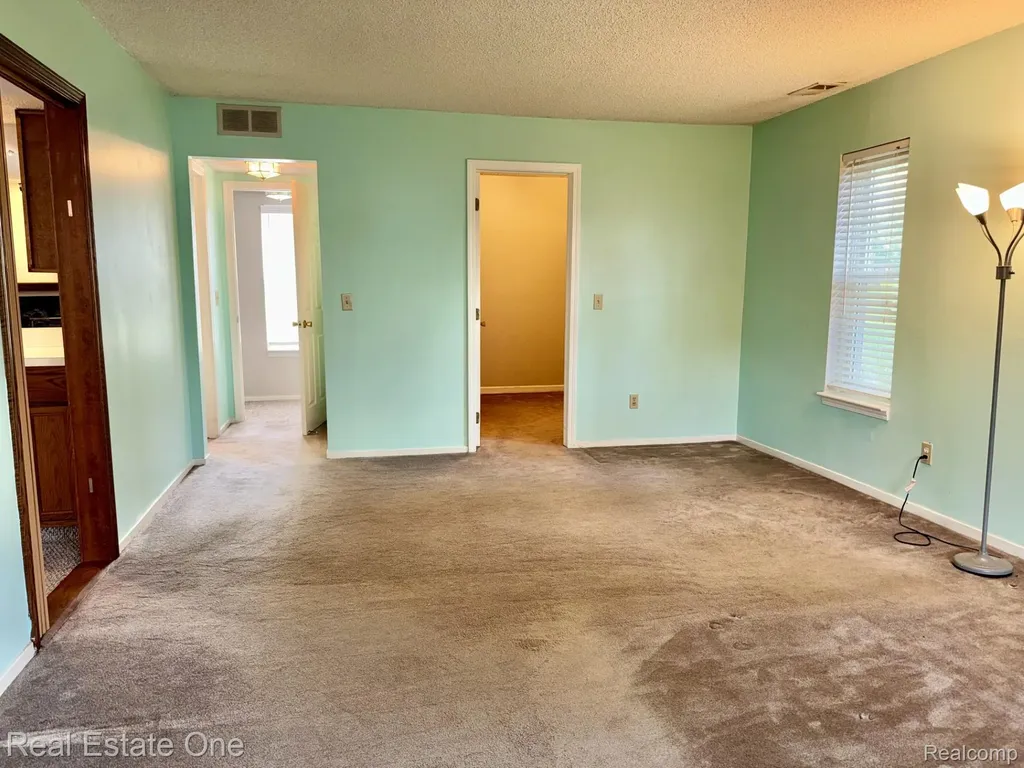 5096 Harbor Oak Drive Waterford Charter Township MI 48329