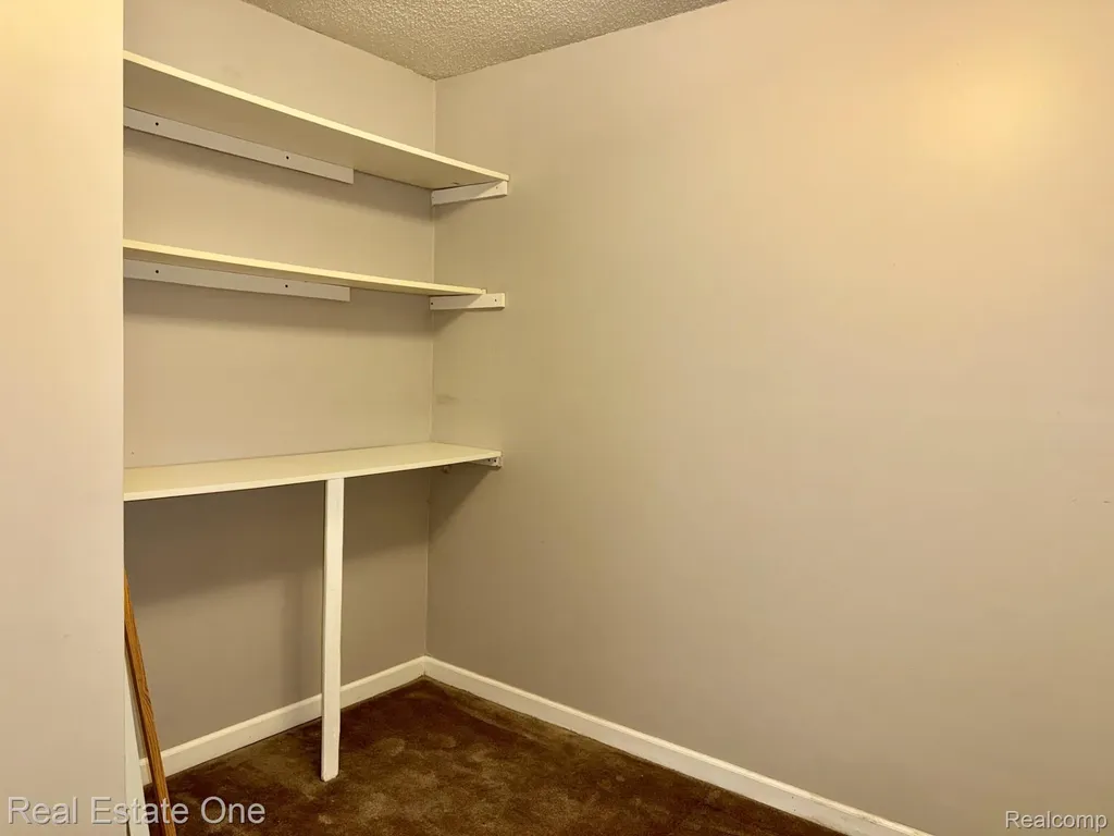 5096 Harbor Oak Drive Waterford Charter Township MI 48329