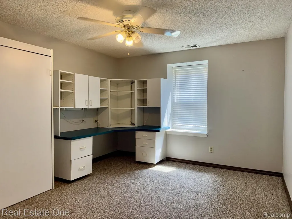 5096 Harbor Oak Drive Waterford Charter Township MI 48329