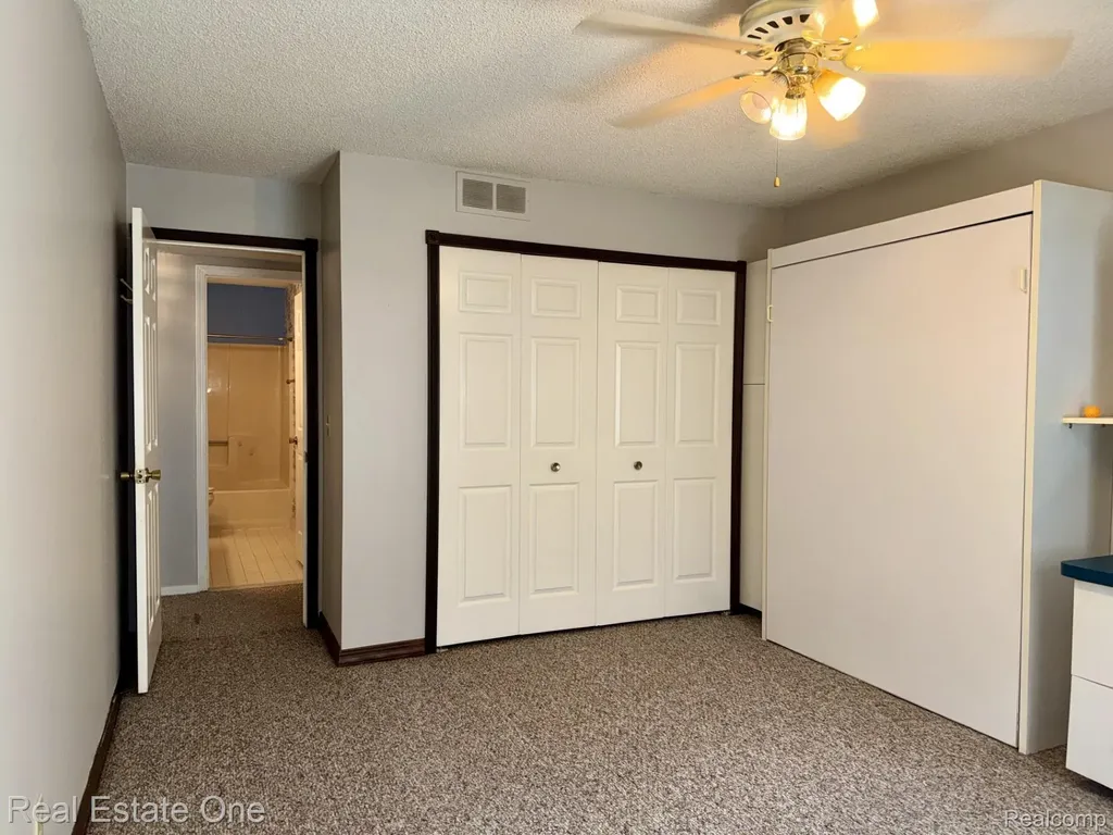 5096 Harbor Oak Drive Waterford Charter Township MI 48329
