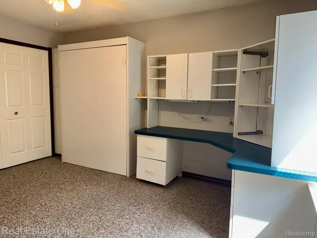 5096 Harbor Oak Drive Waterford Charter Township MI 48329