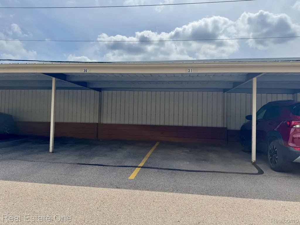 5096 Harbor Oak Drive Waterford Charter Township MI 48329