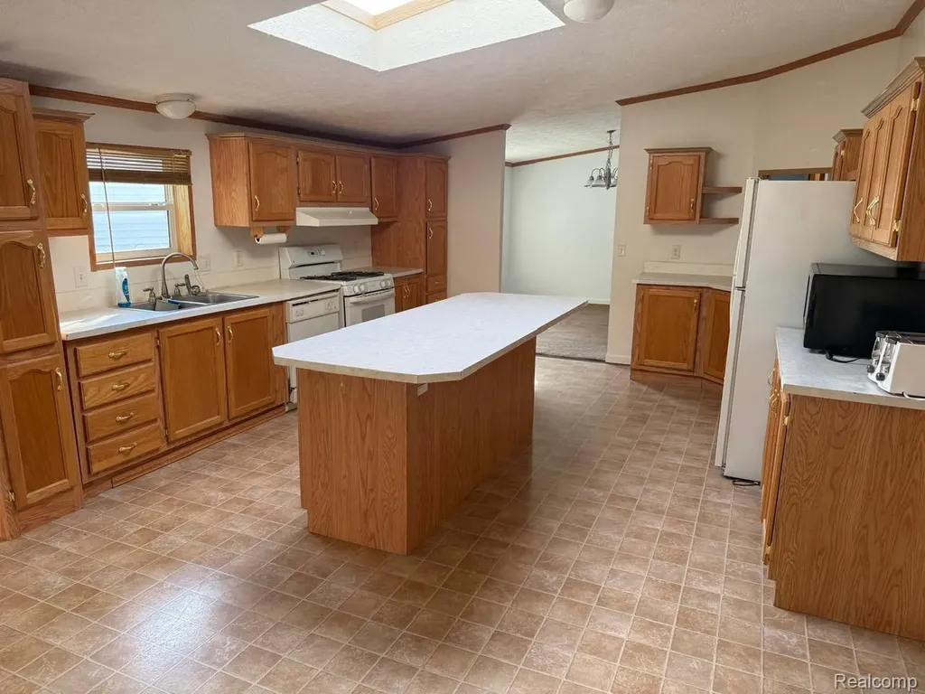 1994 Lovell Court Milford Charter Township MI 48381