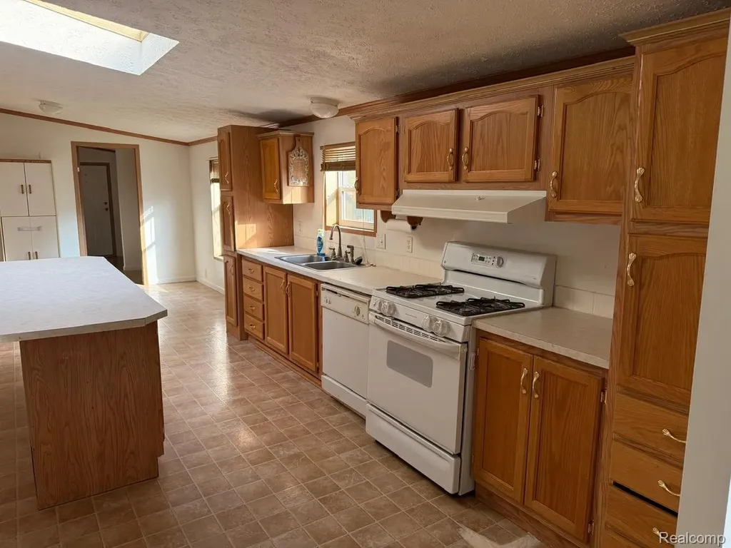 1994 Lovell Court Milford Charter Township MI 48381