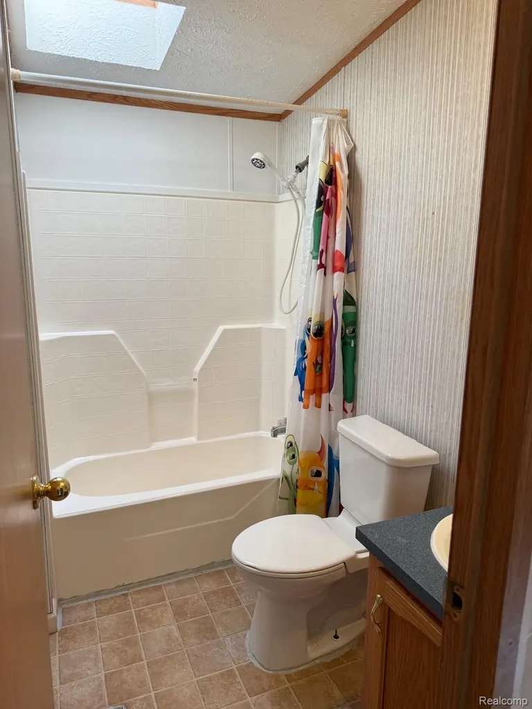 1994 Lovell Court Milford Charter Township MI 48381