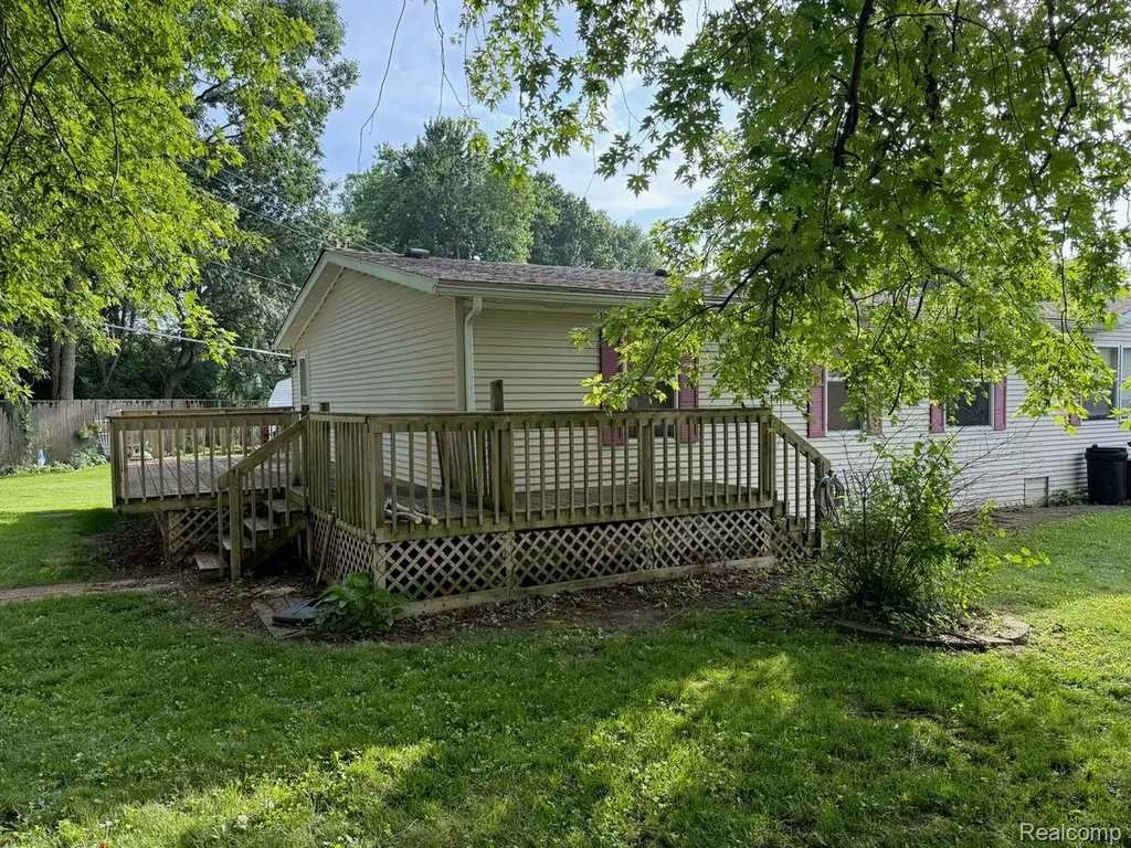 1994 Lovell Court Milford Charter Township MI 48381