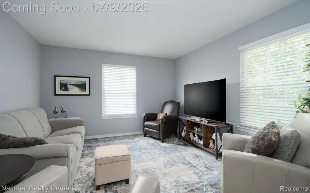 196 Barrington Circle Orion Charter Township MI 48360