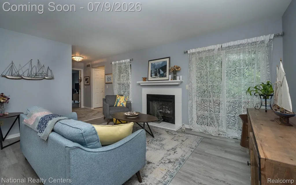 196 Barrington Circle Orion Charter Township MI 48360