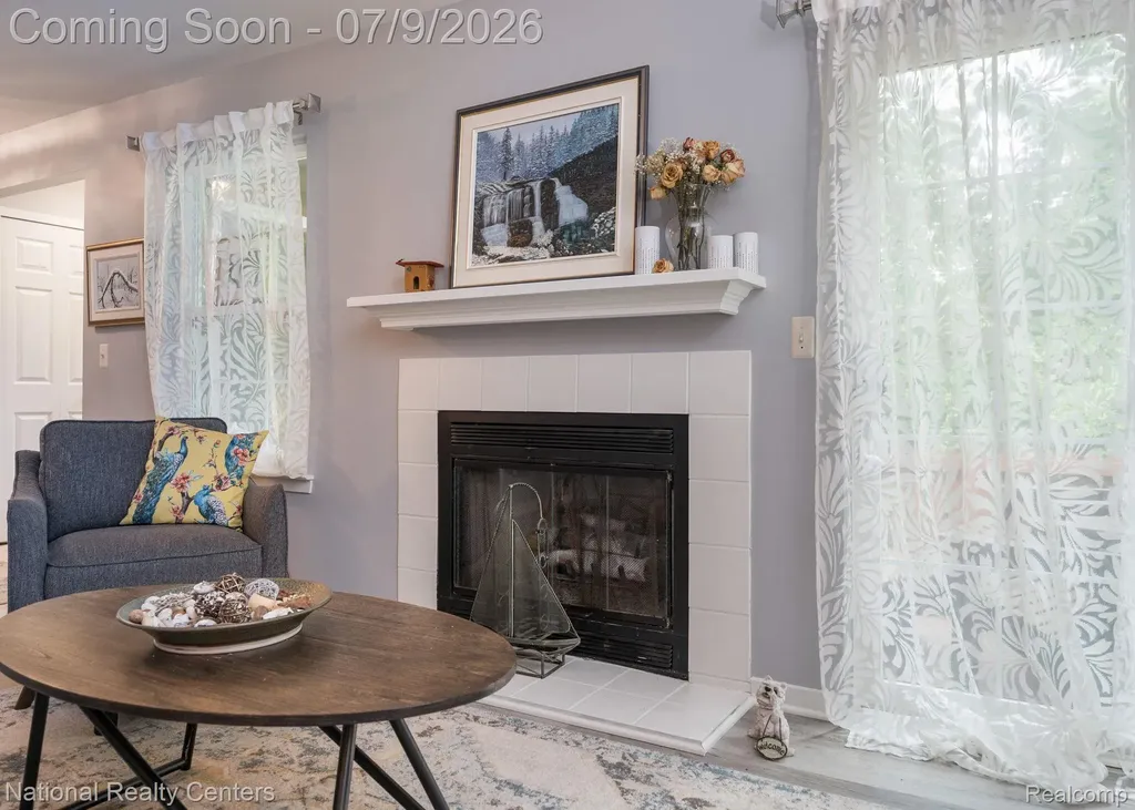 196 Barrington Circle Orion Charter Township MI 48360