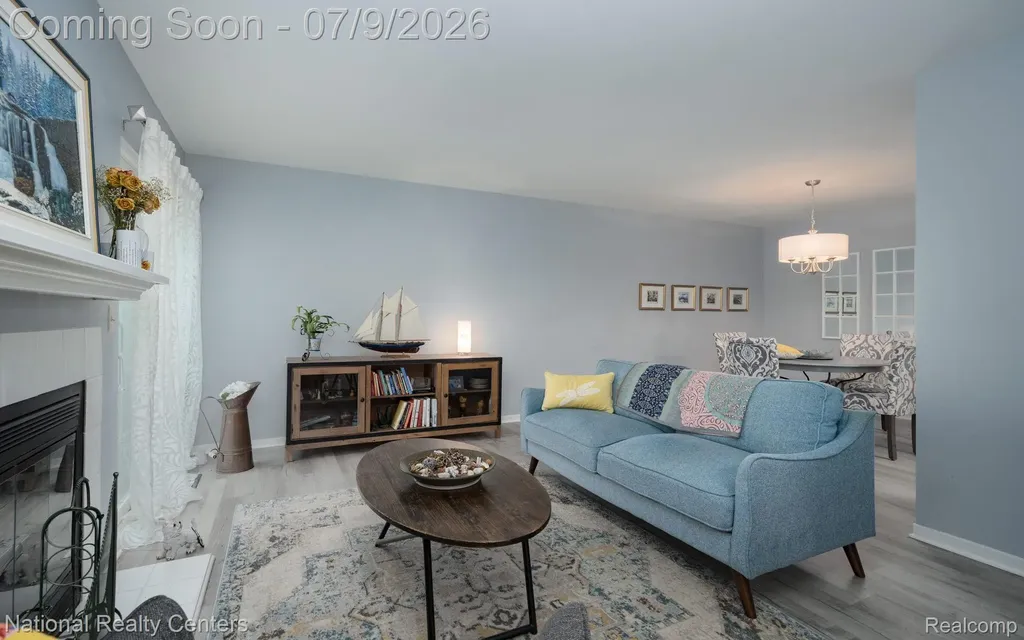 196 Barrington Circle Orion Charter Township MI 48360