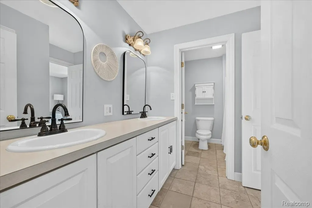 150 River Park Place Dundee Village MI 48131