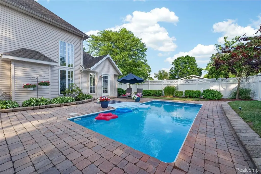 150 River Park Place Dundee Village MI 48131