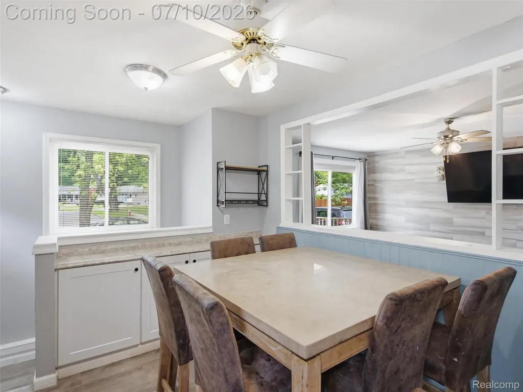 18612 Kinloch Redford Charter Township MI 48240
