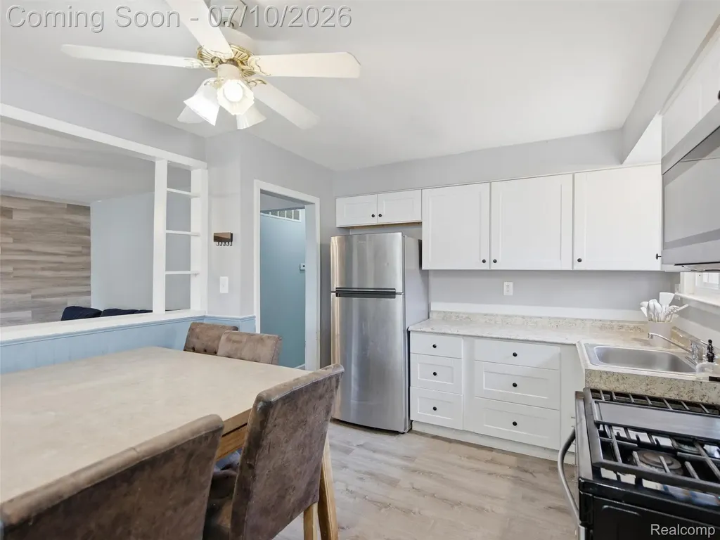 18612 Kinloch Redford Charter Township MI 48240