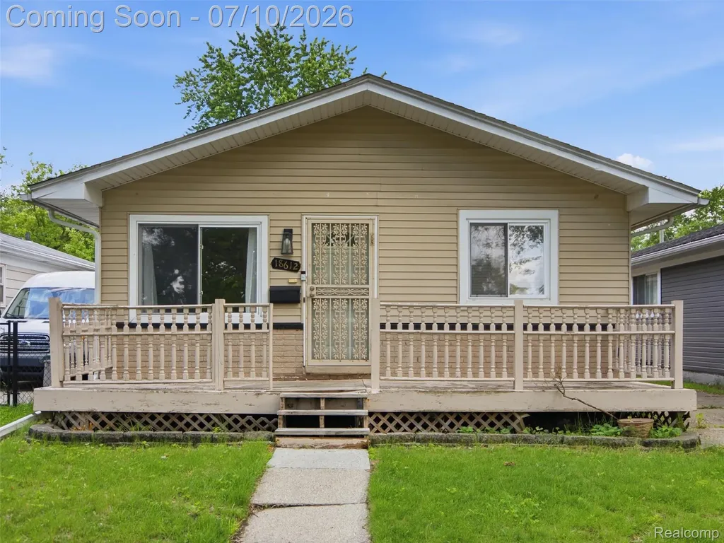 18612 Kinloch Redford Charter Township MI 48240